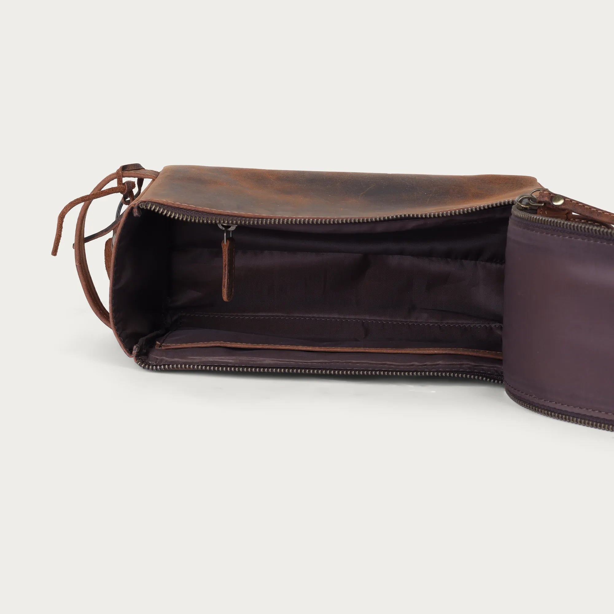 Handmade Leather Makeup Kit for Women – Personalized Toiletry Pouch | Gift for Wife or Girls