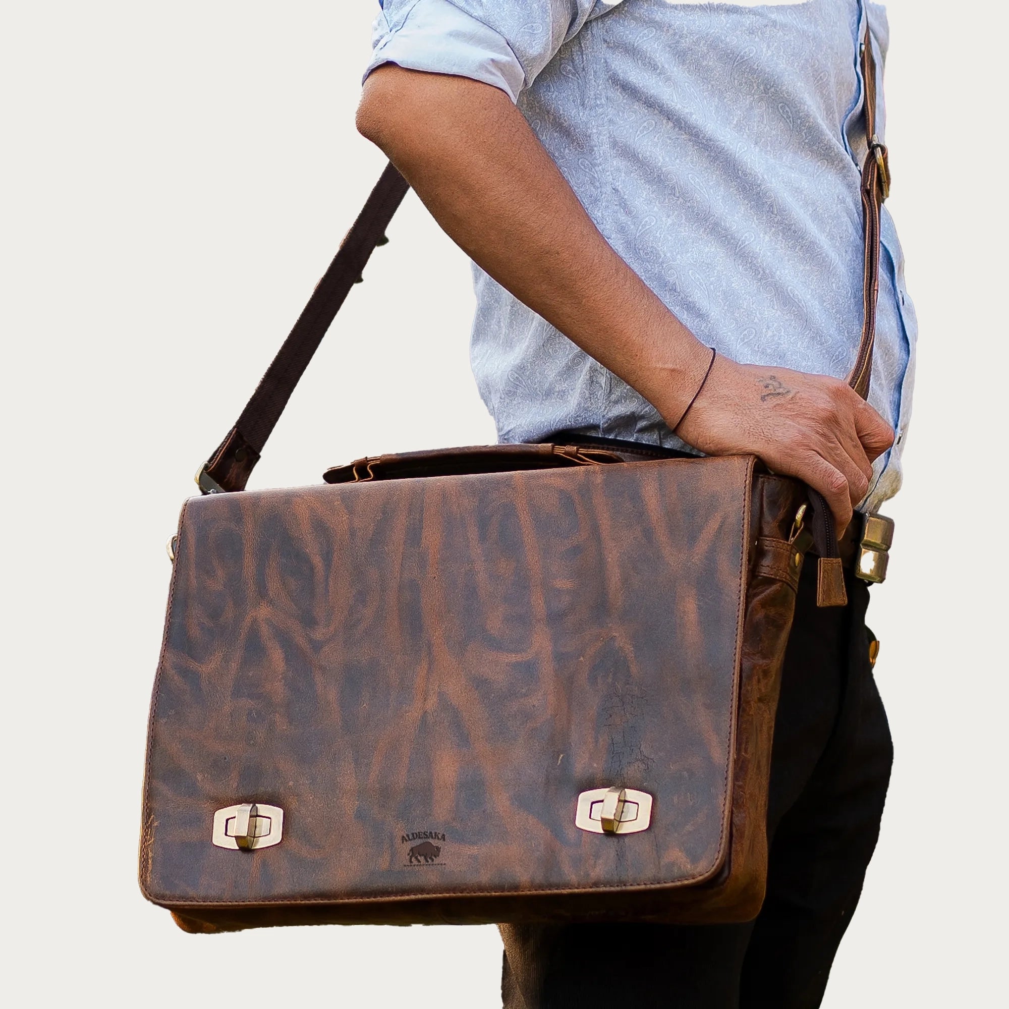 Distressed Brown Leather Briefcase – Full-Grain Executive Laptop Bag with Twist-Lock Closure (14" / 16" / 18")