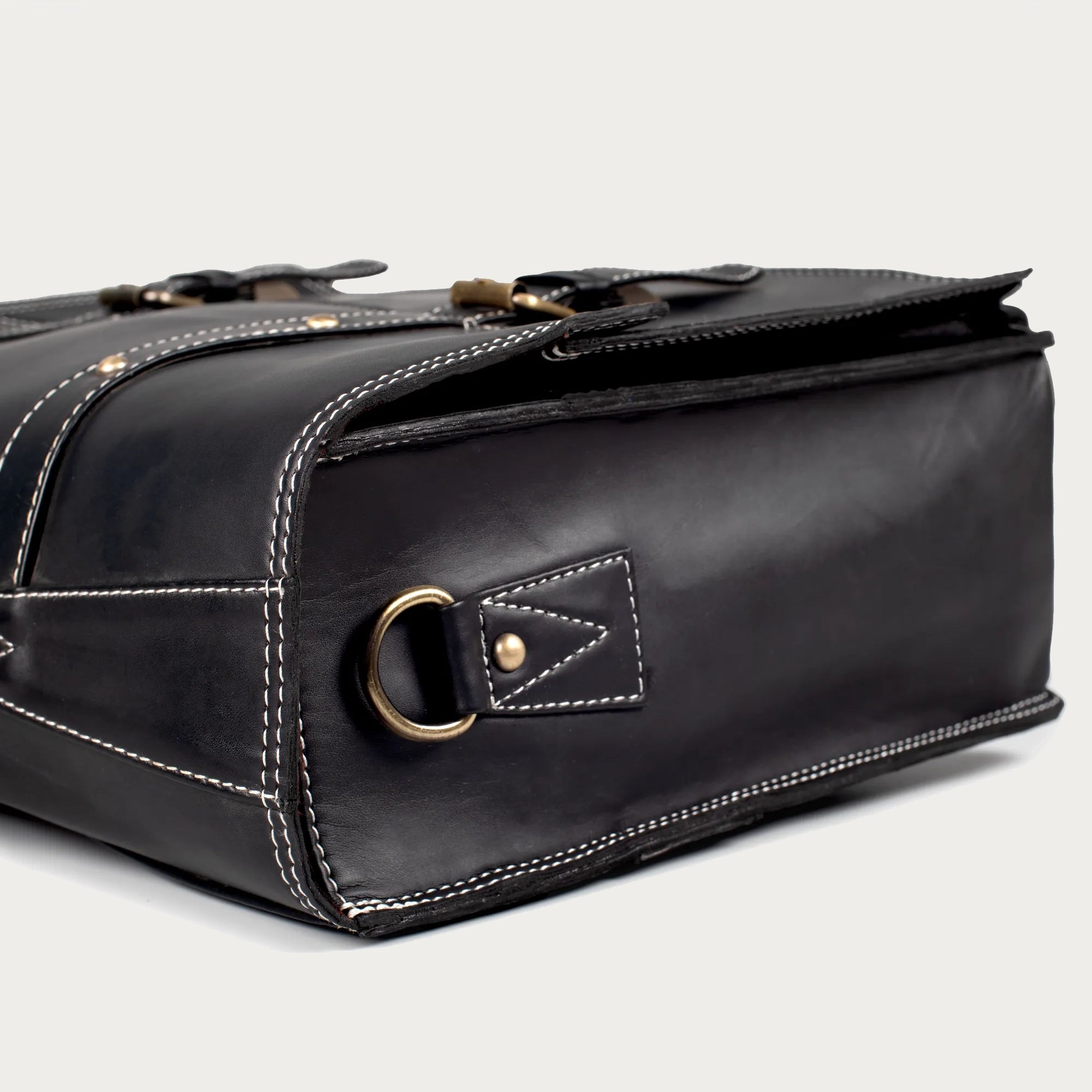 Smooth Black Leather Laptop Bag – Full-Grain Shoulder Briefcase with Buckle Flap & Trolley Sleeve (14" / 16" / 18")