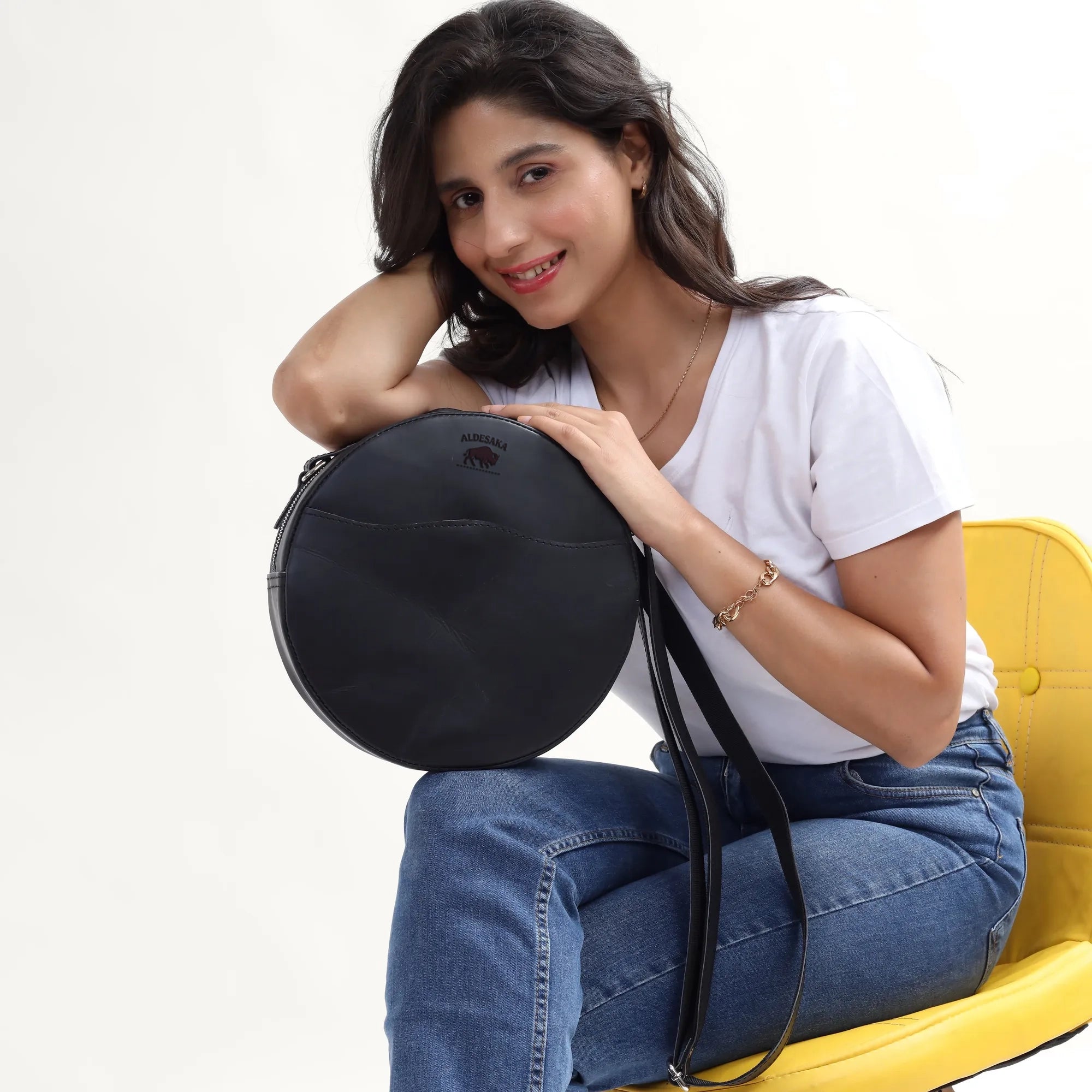 Round Black Leather Sling Bag – Full Grain Leather Crossbody Purse for Everyday Use (2 Sizes)
