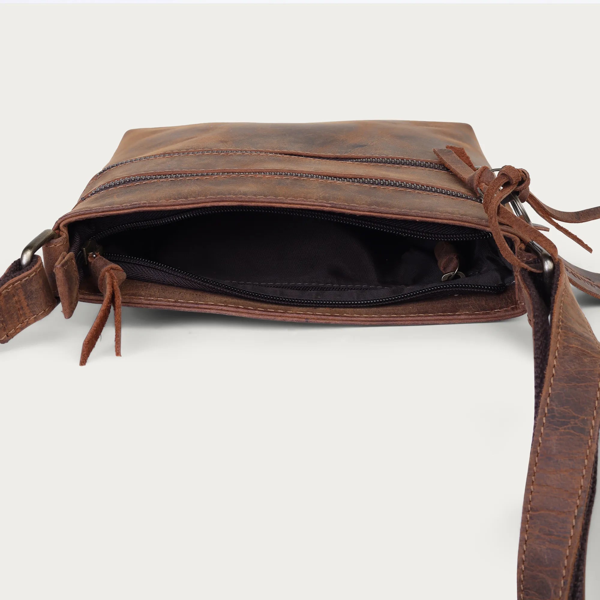 Genuine Leather Crossbody Bag – Compact, Personalized Daily Bag | Gift for Mother | Handcrafted by Skilled Artisans