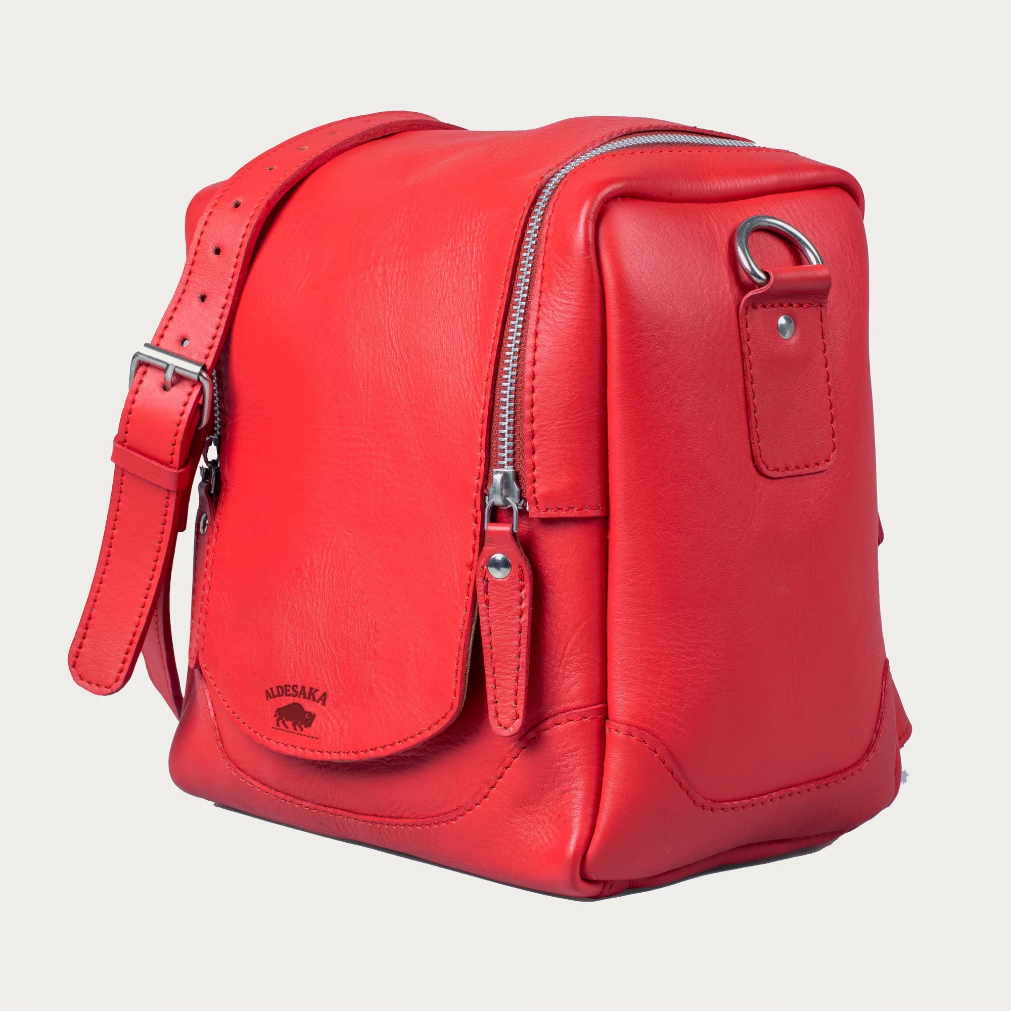 Red Full-Grain Leather Camera Bag – Handmade Crossbody Bag for DSLR, M