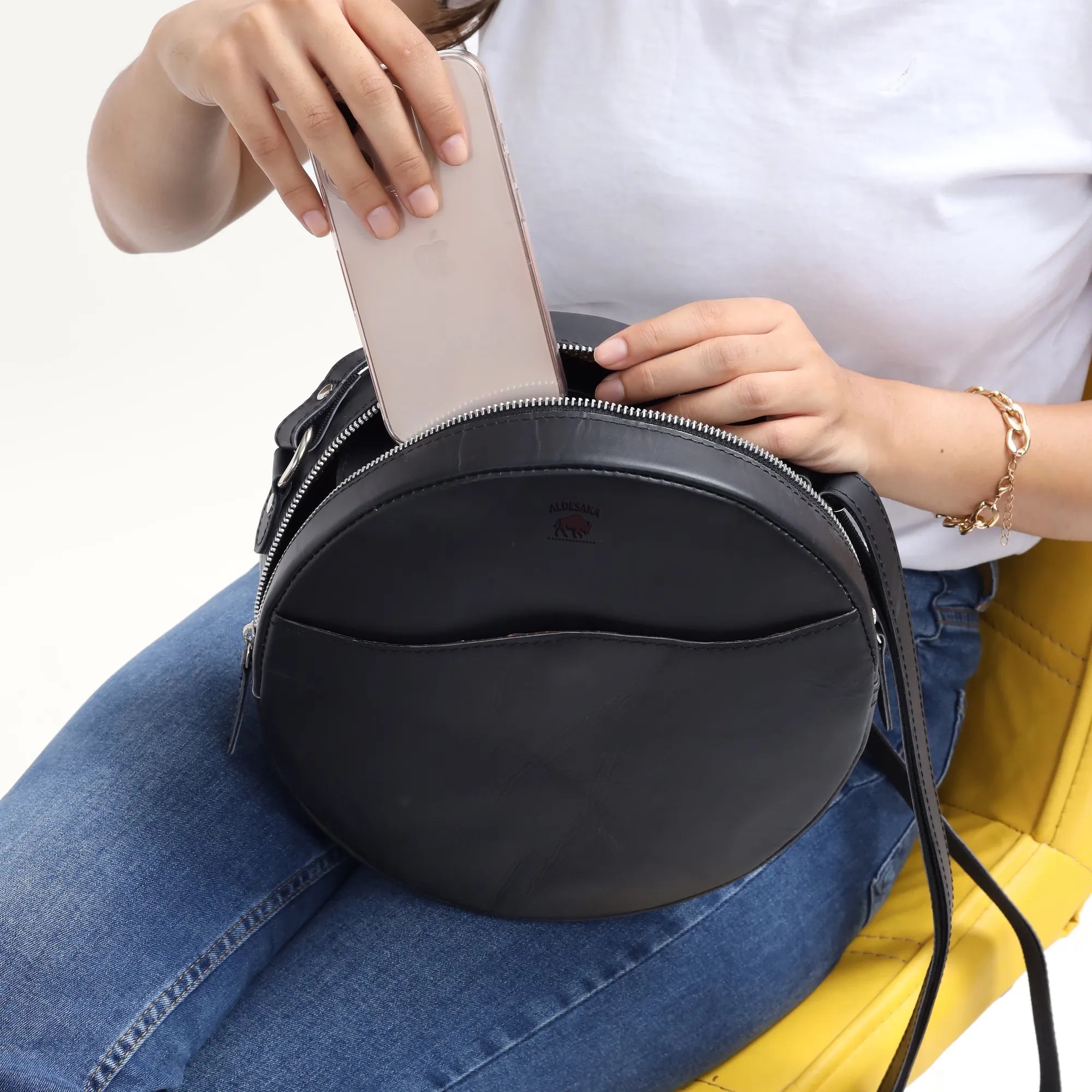 Round Black Leather Sling Bag – Full Grain Leather Crossbody Purse for Everyday Use (2 Sizes)