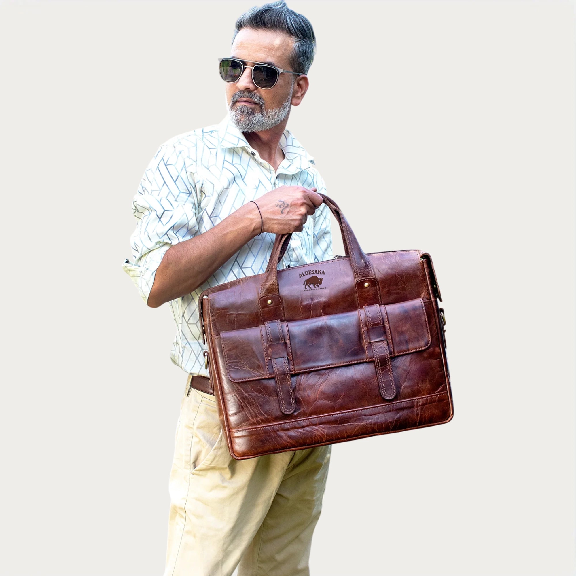 Distressed Leather Briefcase – Full-Grain Laptop Bag with Top Handles, Zipper Closure & Multi-Utility Pockets (14" / 16" / 18")