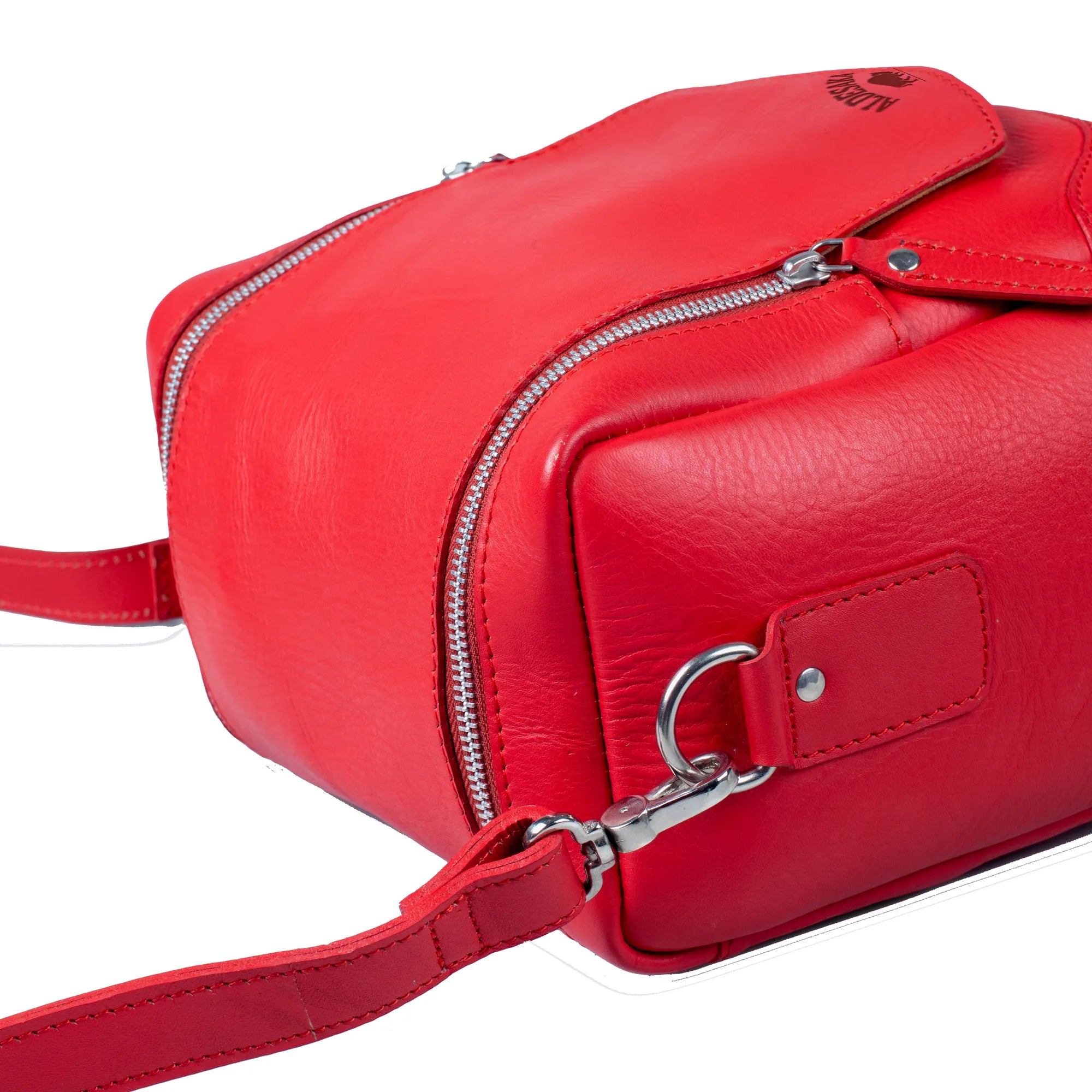 Red Leather Camera Bag – Bold Full-Grain Leather Crossbody for Women & Men | Travel-Ready Compact DSLR Bag | Gift for Photographers