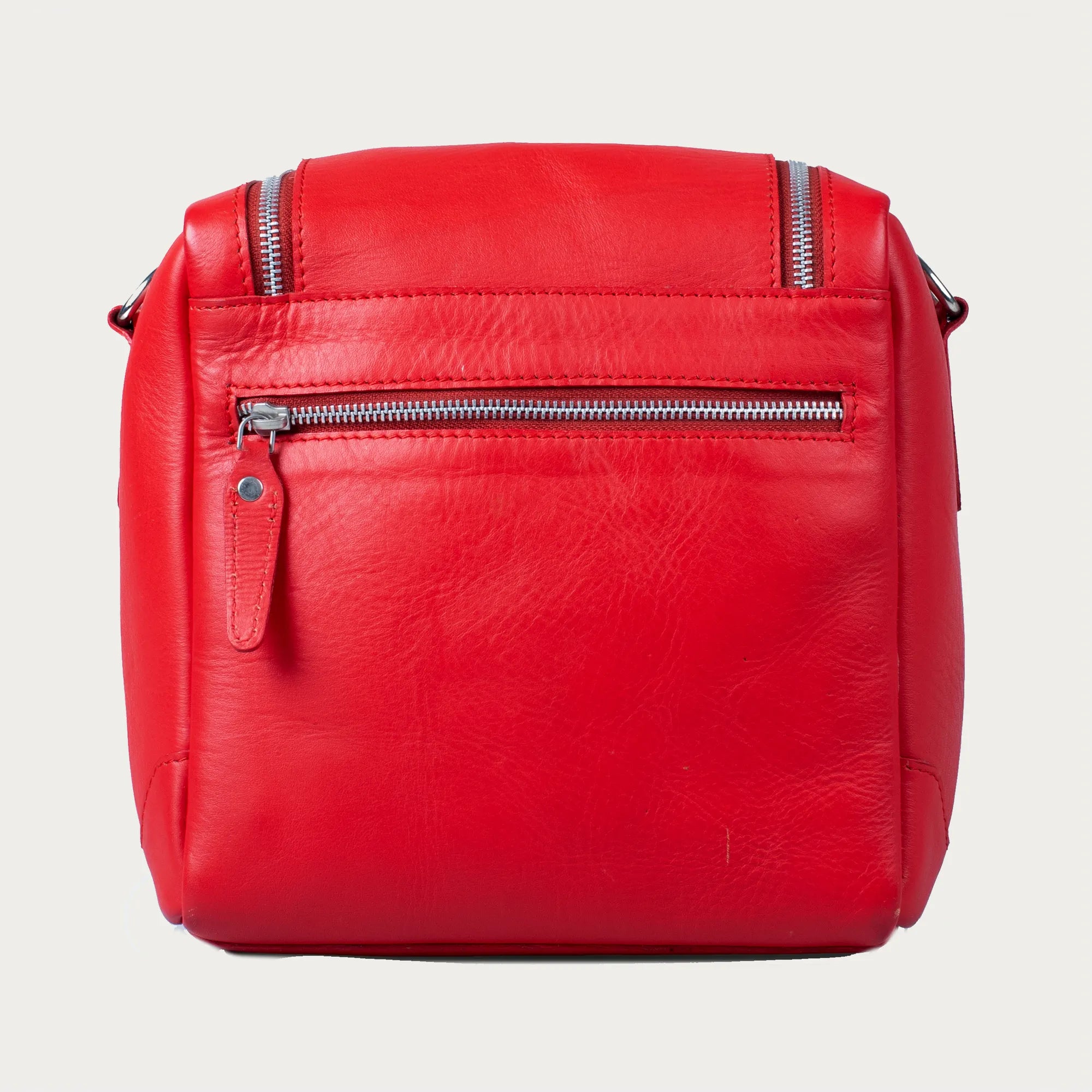 Red Leather Camera Bag – Bold Full-Grain Leather Crossbody for Women & Men | Travel-Ready Compact DSLR Bag | Gift for Photographers