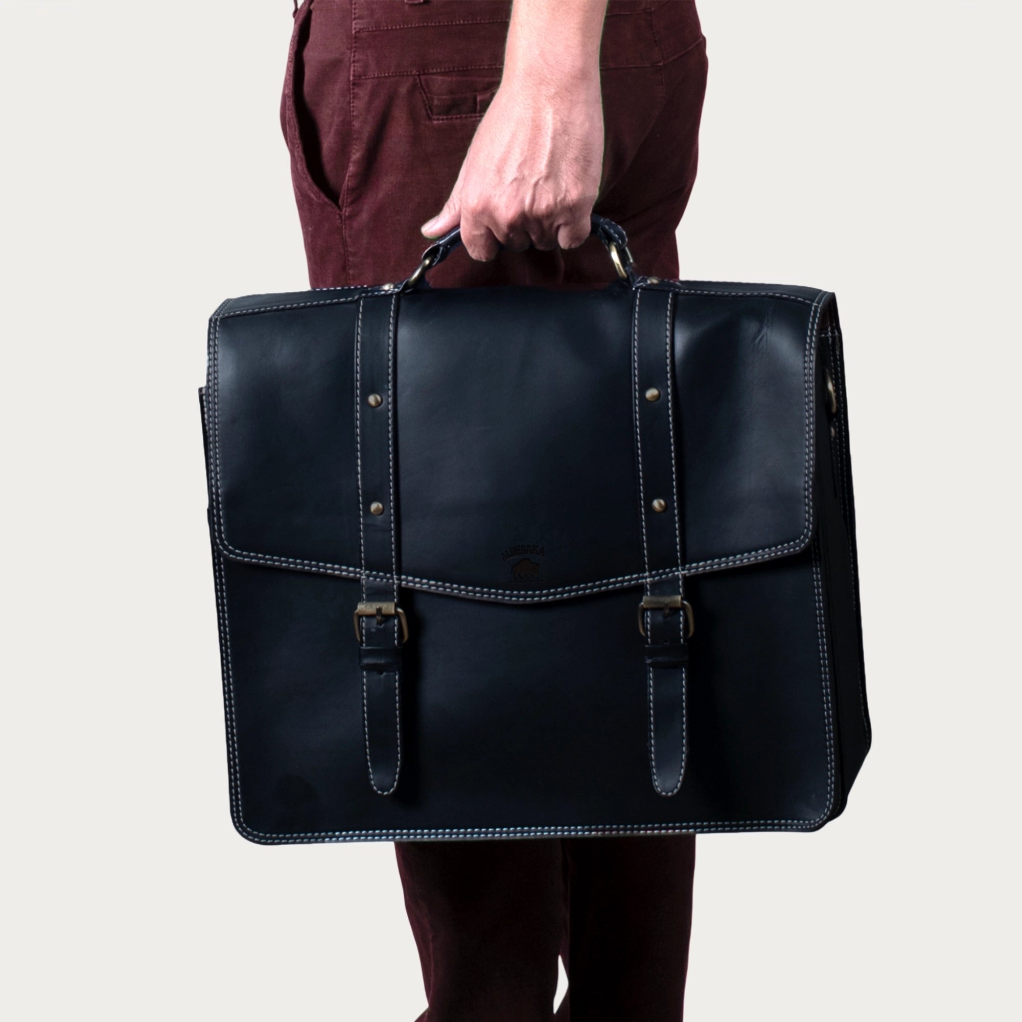 Smooth Black Leather Laptop Bag – Full-Grain Shoulder Briefcase with Buckle Flap & Trolley Sleeve (14" / 16" / 18")