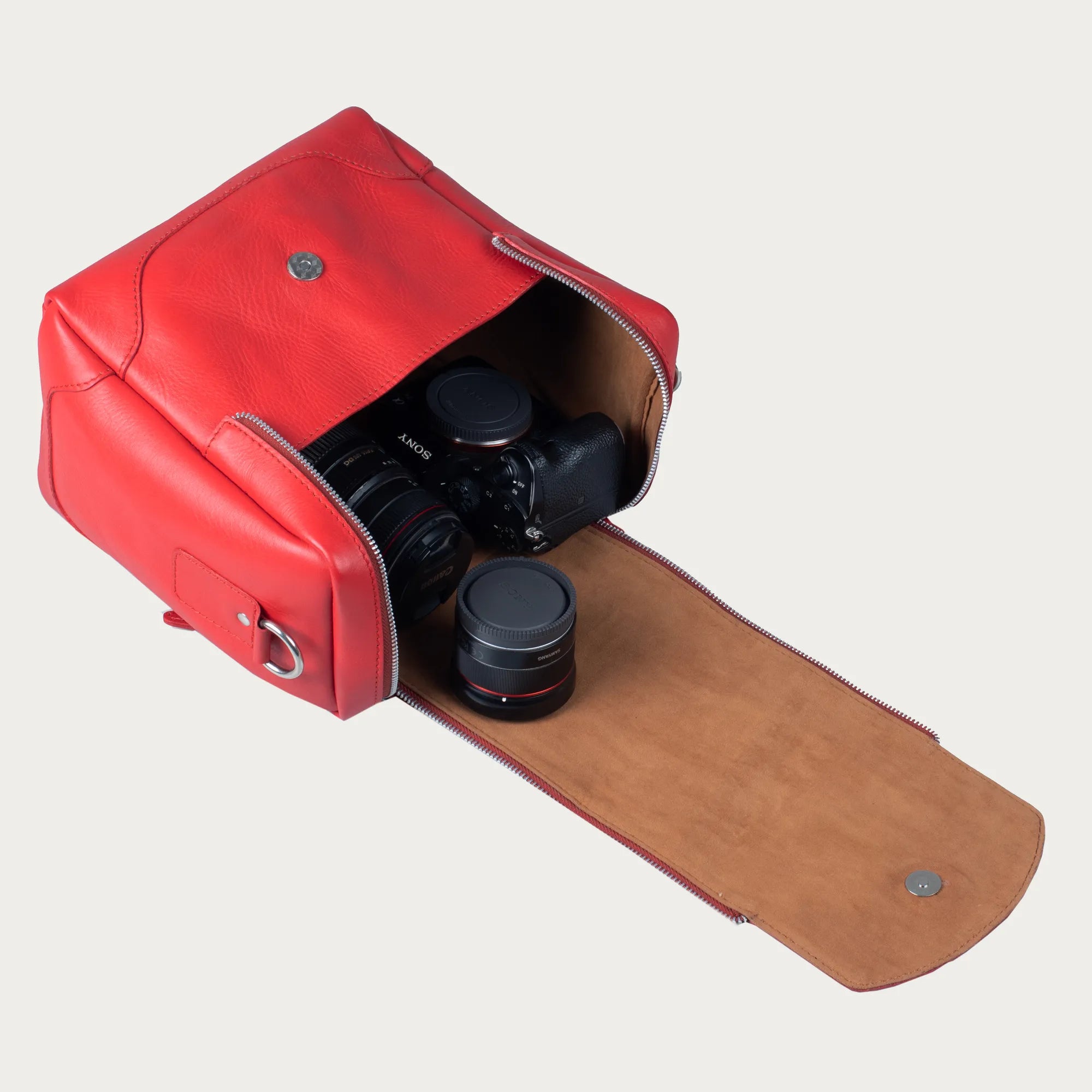 Red Leather Camera Bag – Bold Full-Grain Leather Crossbody for Women & Men | Travel-Ready Compact DSLR Bag | Gift for Photographers