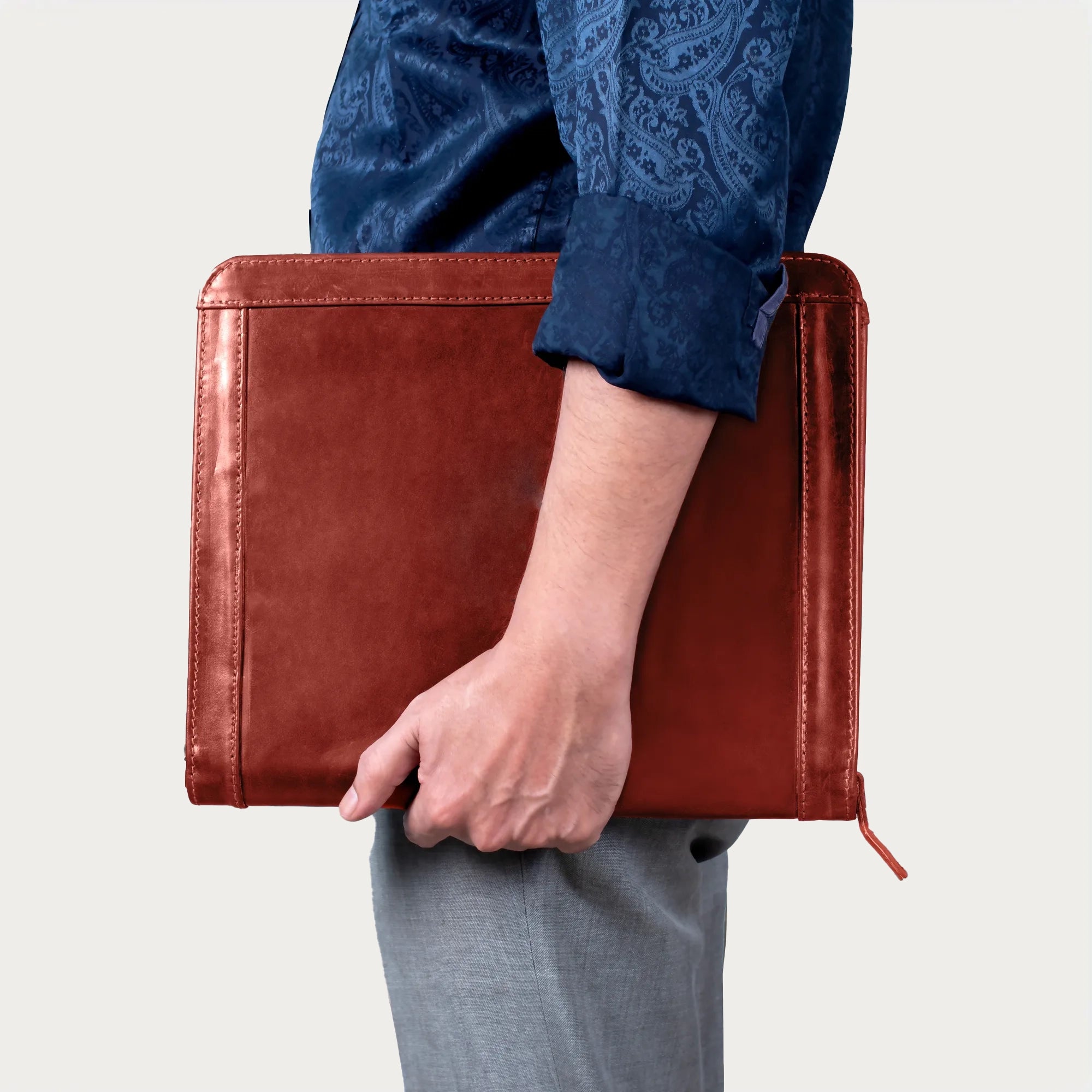 Full-Grain Leather Zip Portfolio – Handmade A4 A5 Document Holder with Pen & Card Slots – Professional Business Folder