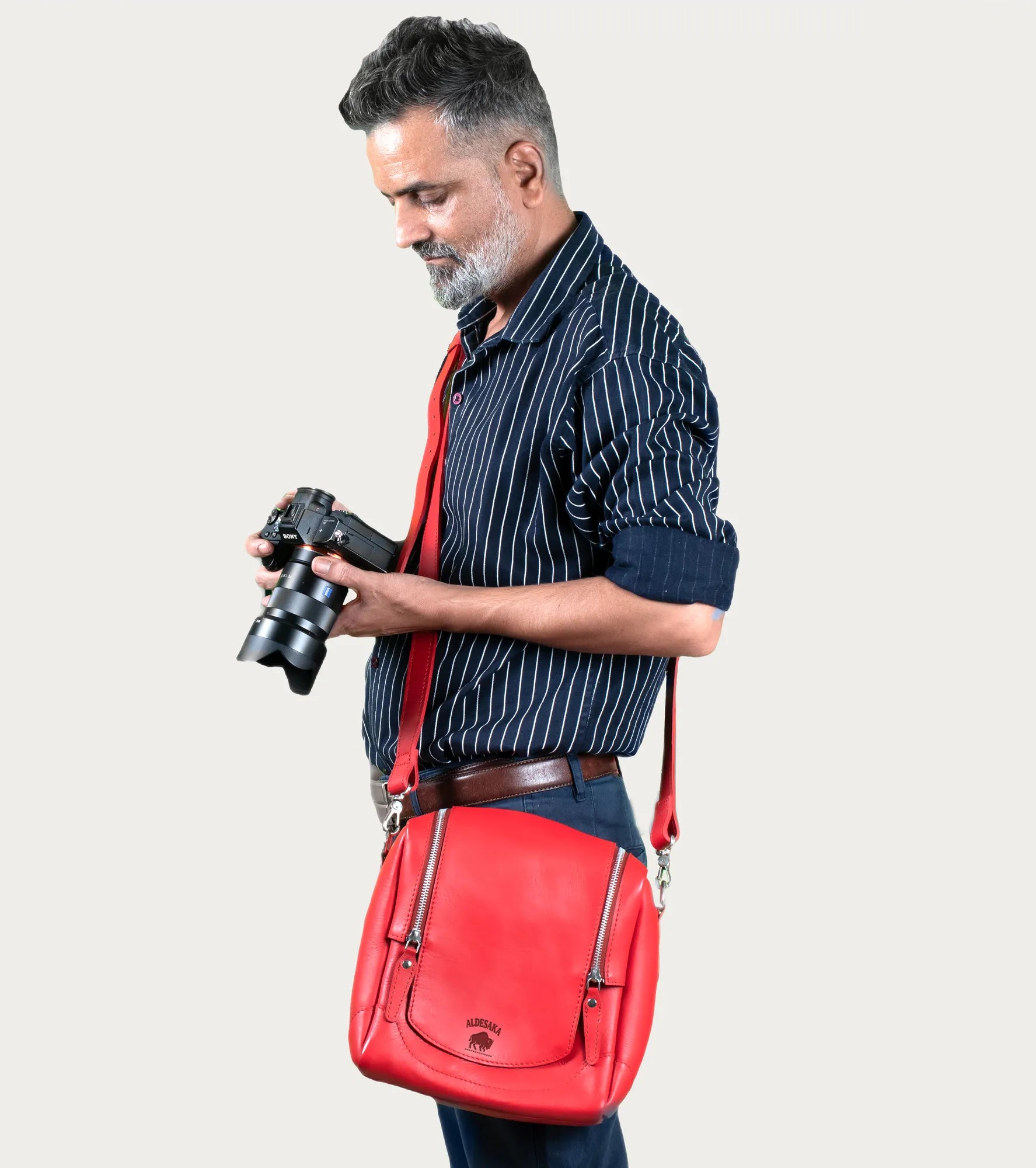 Red Leather Camera Bag – Bold Full-Grain Leather Crossbody for Women & Men | Travel-Ready Compact DSLR Bag | Gift for Photographers